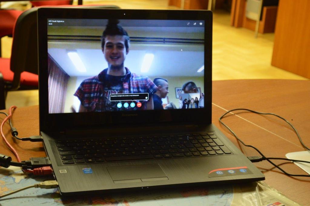 I. Seljanec - spajanje Skypeom sa skolom iz Siska