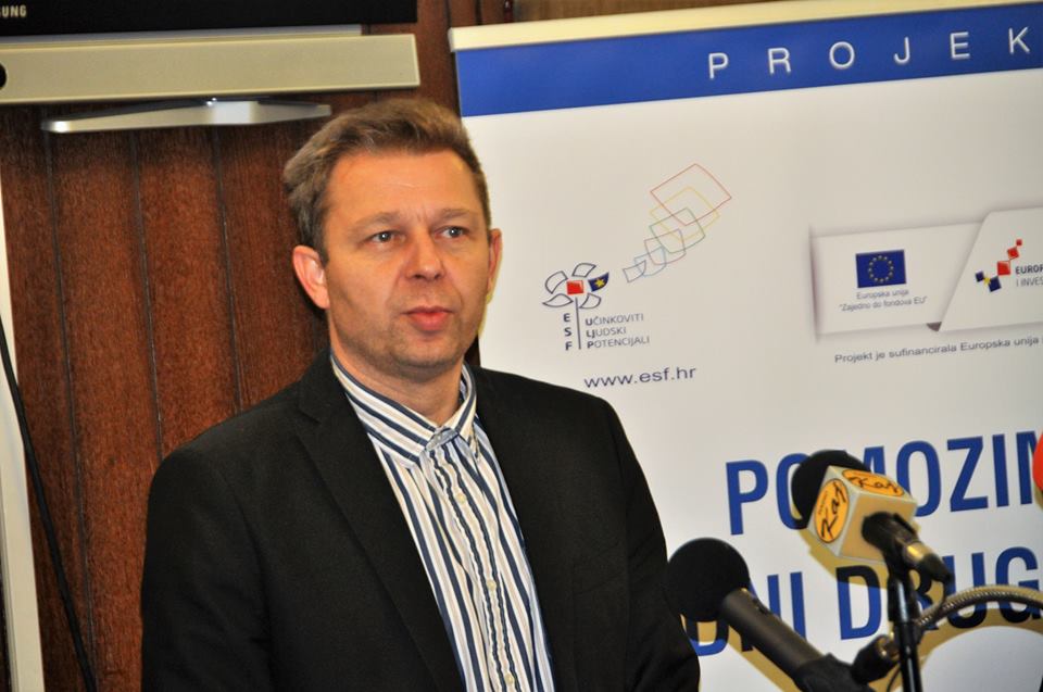 pomocnici5
