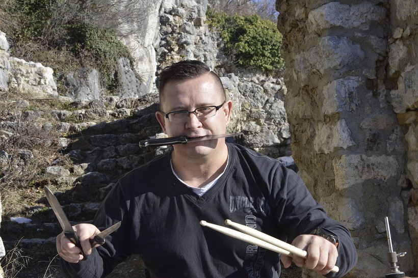 FOTO/VIDEO DAVOR SOKAČ SORO – jedini bubnjar u Hrvatskoj koji svira noževima!