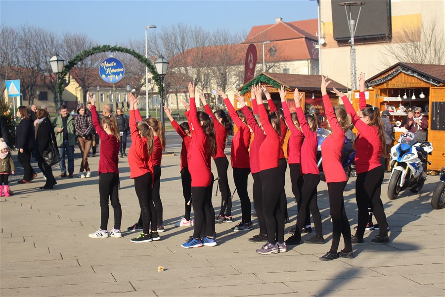 advent u krizevcima i bozicni ples03
