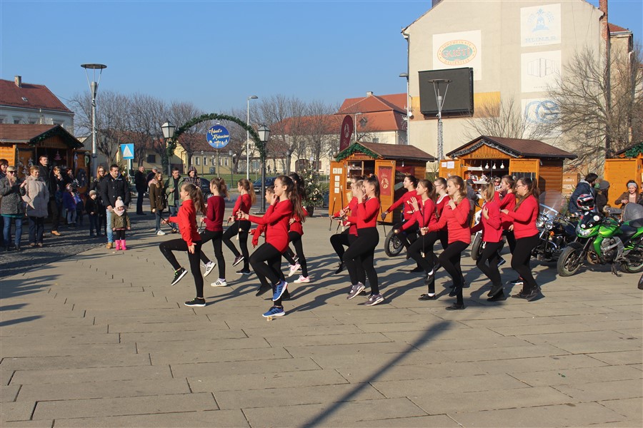 advent u krizevcima i bozicni ples04