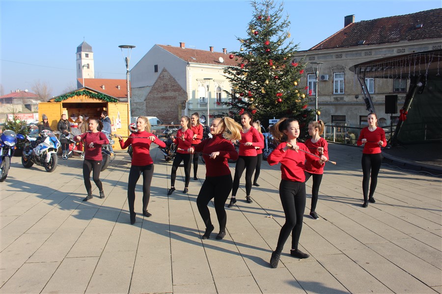 advent u krizevcima i bozicni ples05