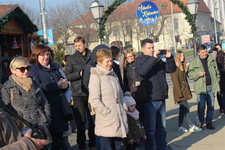 advent u krizevcima i bozicni ples10