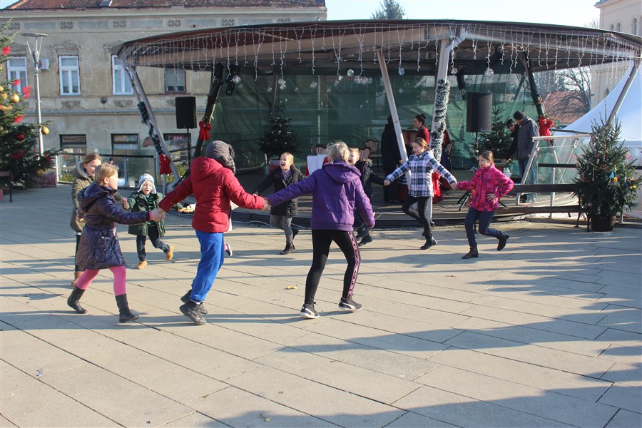 advent u krizevcima i bozicni ples30