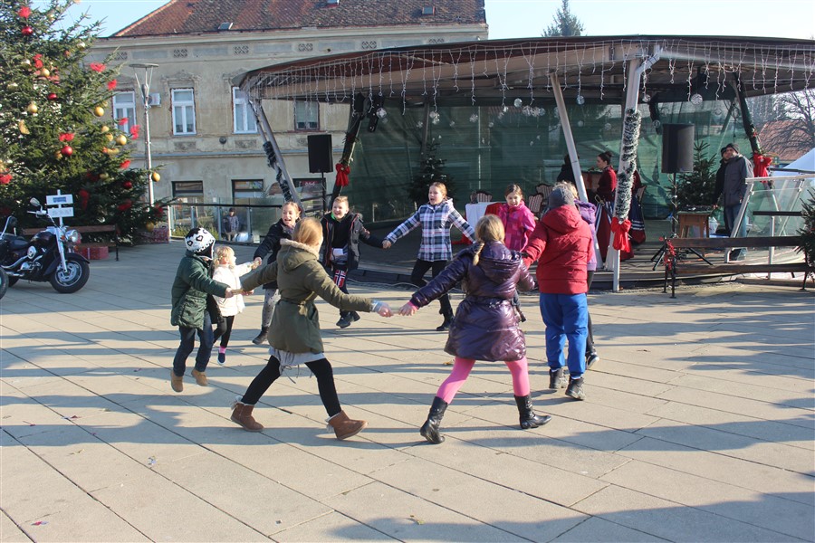 advent u krizevcima i bozicni ples31