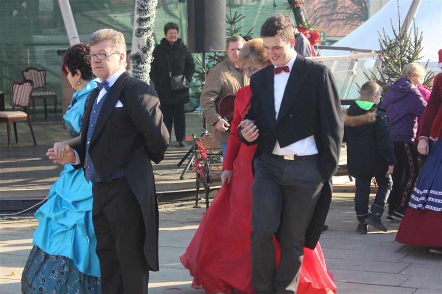 advent u krizevcima i bozicni ples34