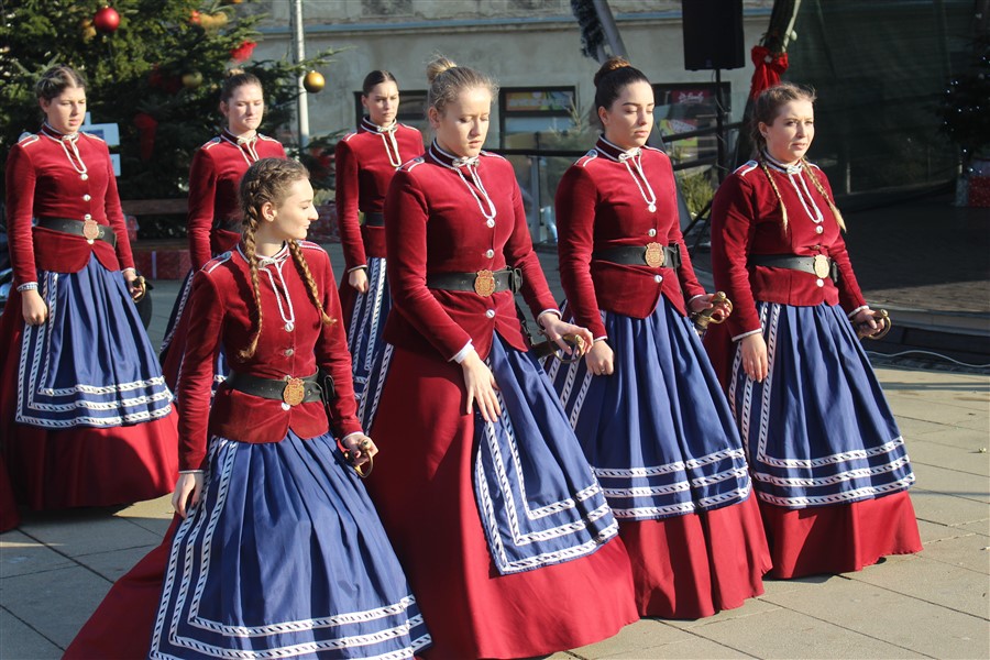 advent u krizevcima i bozicni ples45