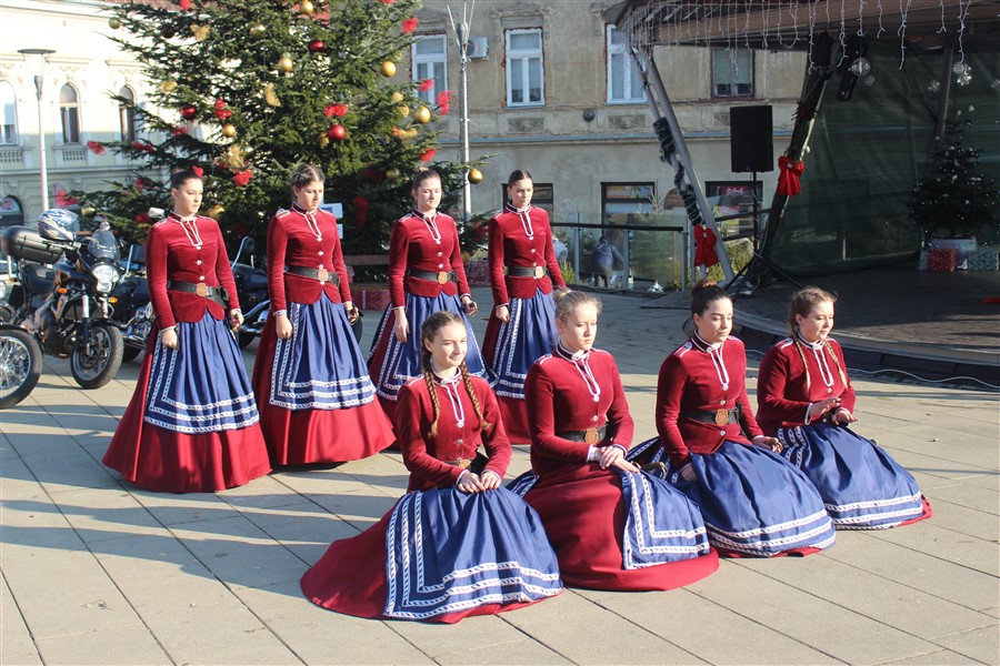 advent u krizevcima i bozicni ples46