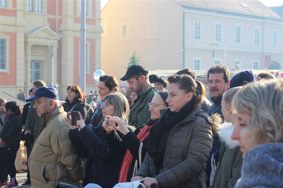 advent u krizevcima i bozicni ples48