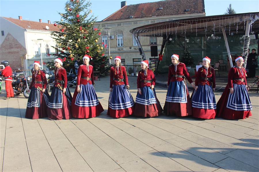 advent u krizevcima i bozicni ples55