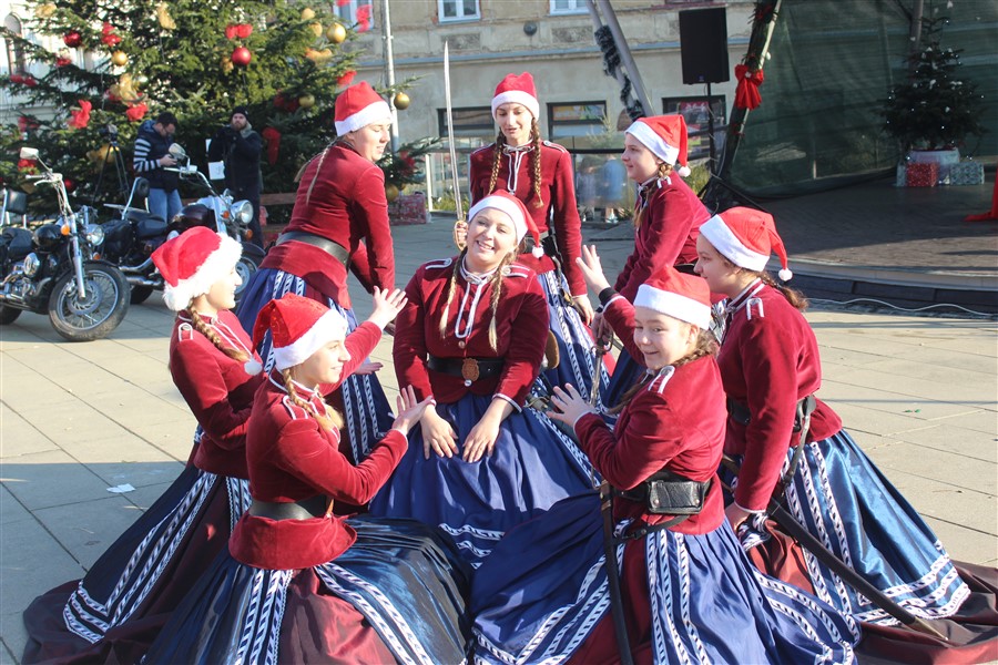 advent u krizevcima i bozicni ples58