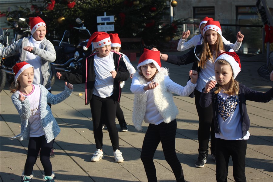 advent u krizevcima i bozicni ples63