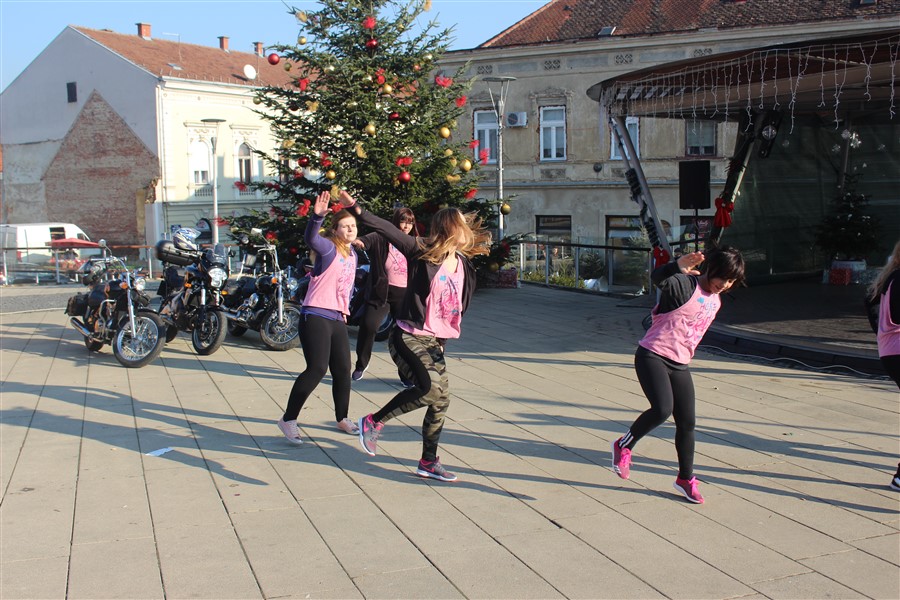 advent u krizevcima i bozicni ples70