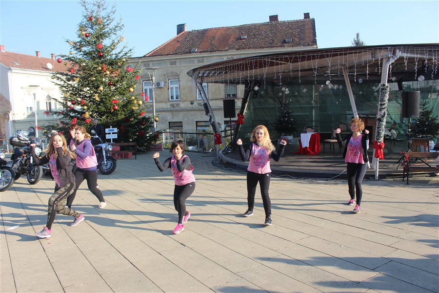 advent u krizevcima i bozicni ples71