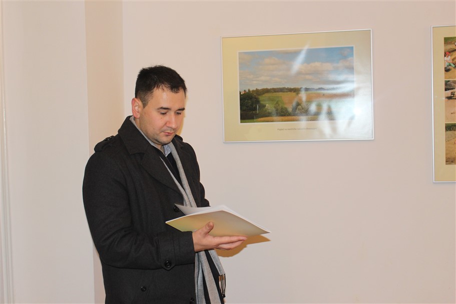 izlozba o brezovljanim u amz006