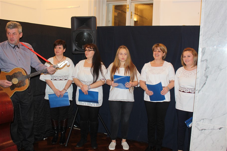 izlozba o brezovljanim u amz019