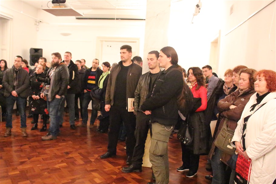 izlozba o brezovljanim u amz030