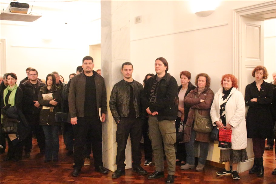 izlozba o brezovljanim u amz031