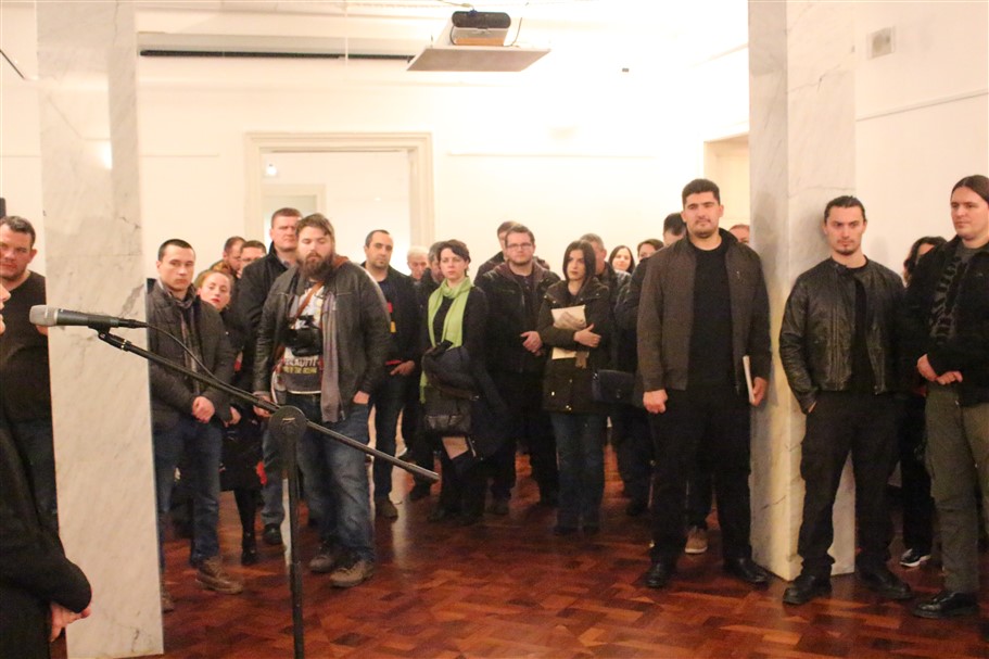 izlozba o brezovljanim u amz032