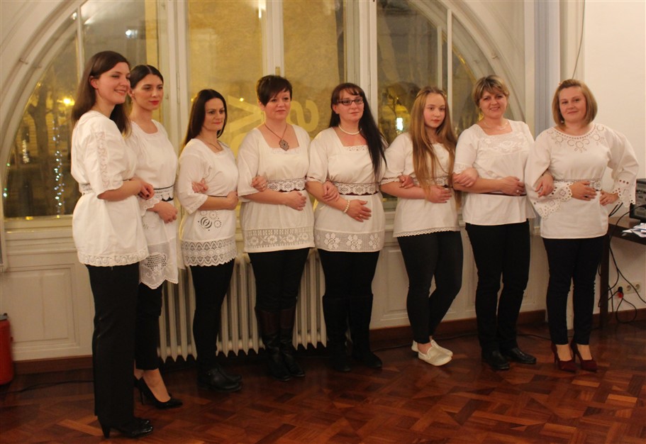 izlozba o brezovljanim u amz037