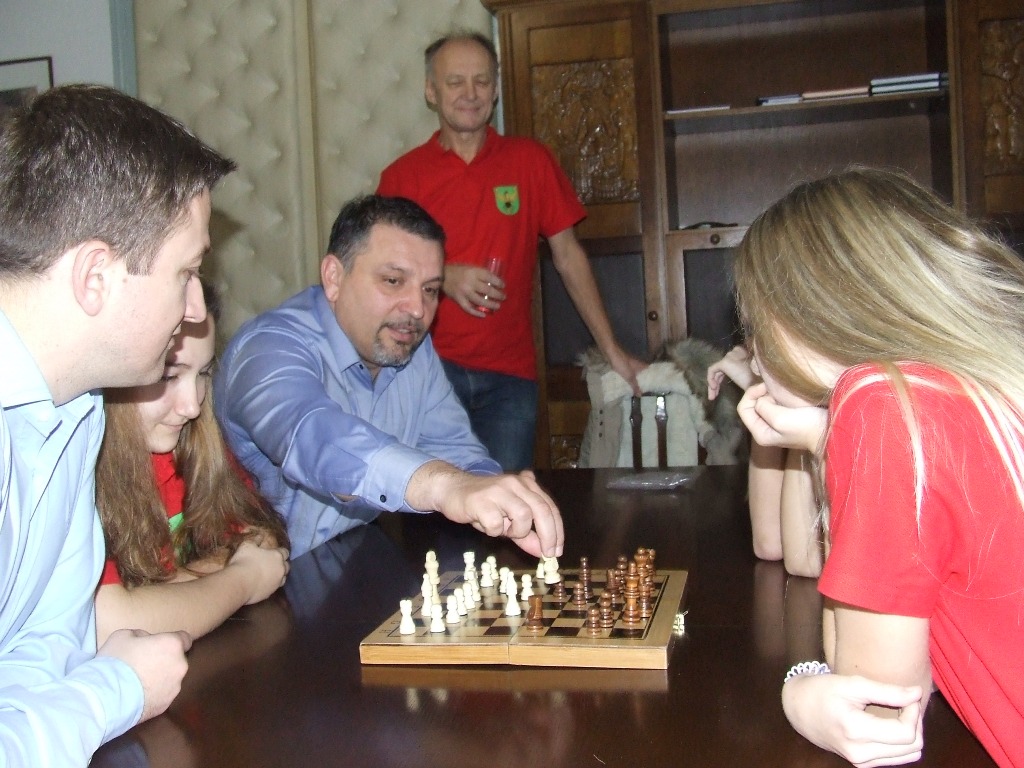 Janči i Lacković zaigrali šah s aktualnim prvakinjama