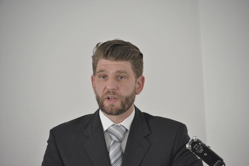 Predsjednik Gradskog vijeća Grada Vrbovca Dejan Jaić vjeruje u pobjedu Hrvatske 2:0. -Pritisak prve utakmice i loš rezultat za Argentinu rezultirat će promjenama sustava igre, što nama ide u prilog. Hrvatskoj odgovaraju ovakvi dvoboji - kazao je Jaić.