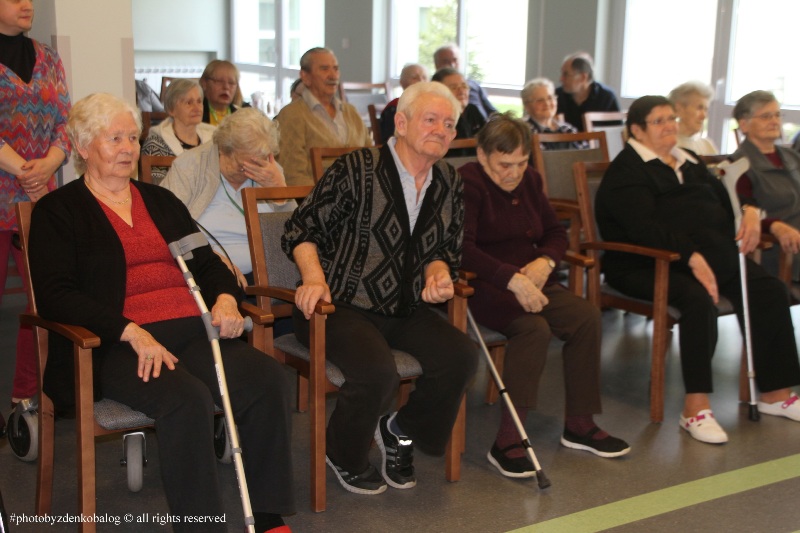 druzenje u domu senior care.j (2)