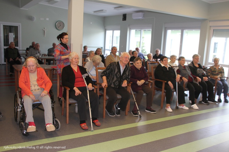 druzenje u domu senior care.j (5)