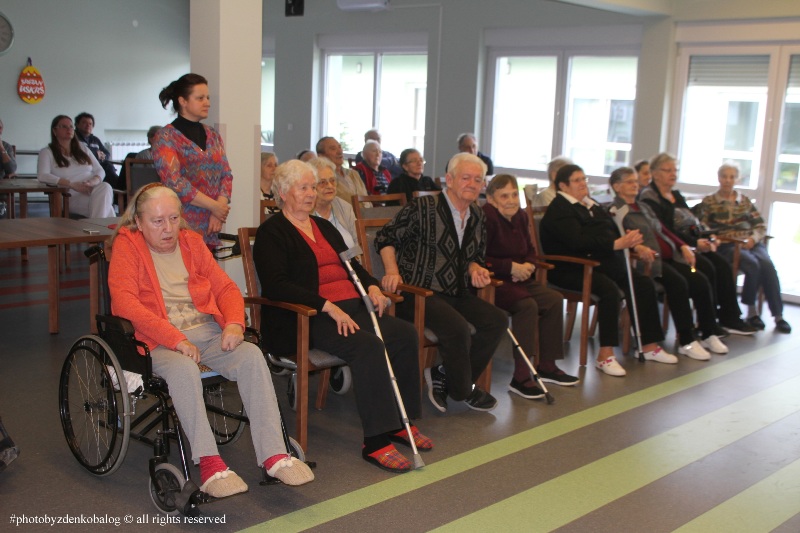 druzenje u domu senior care