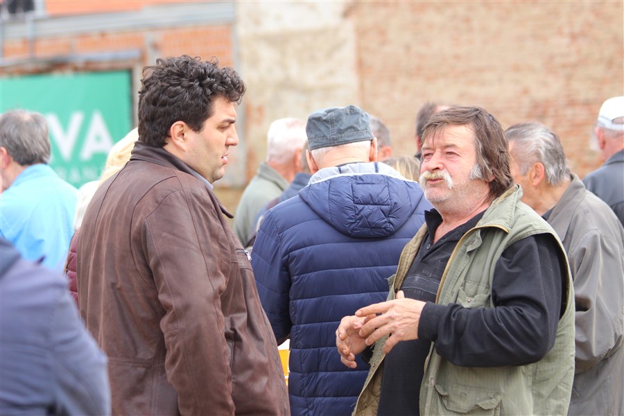 grad krizevci pocastio ribicama gradane povodom velikog petka43