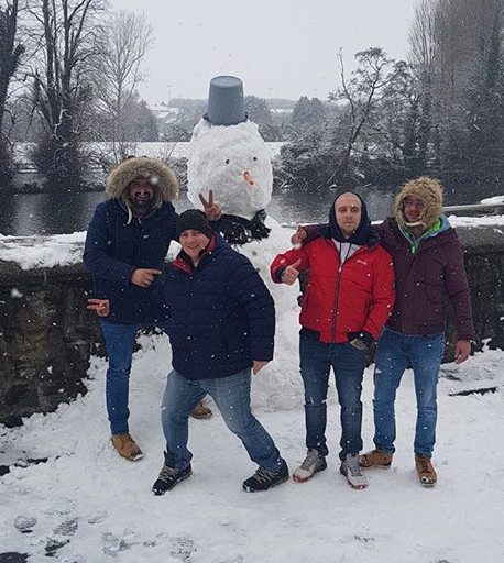 Snježni pozdravi iz Irske od Miroslava, Petra, Alena i Luke!