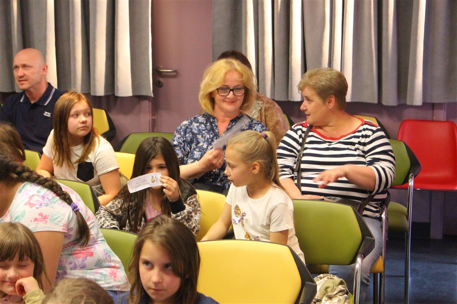 predstava lice09