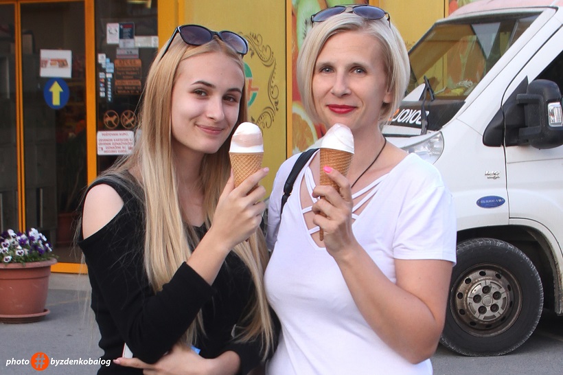 Križevačku Miss personality Esther zatekli smo sa sladoledom i s mamom – bivšom misicom