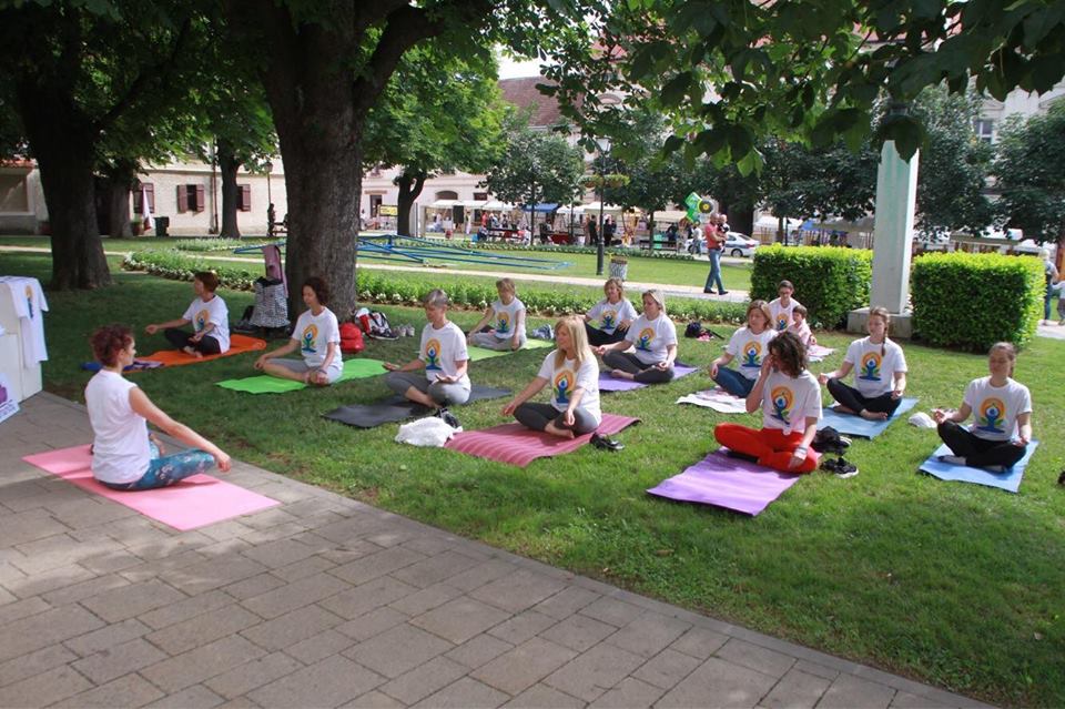 yoga4