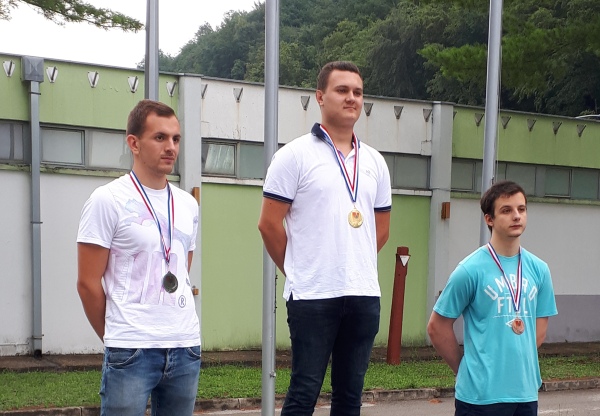Pojedinačno