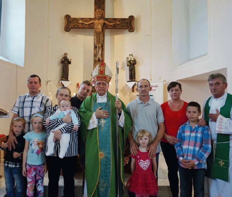 Biskup Škvorčević krstio sedmo dijete obitelji Hadela