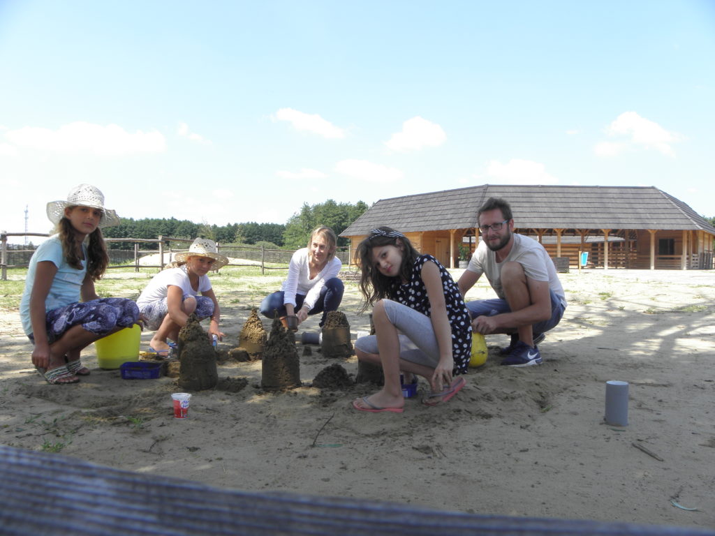 U Hrvatskoj Sahari održana ljetna družionica Gradimo kule od pijeska