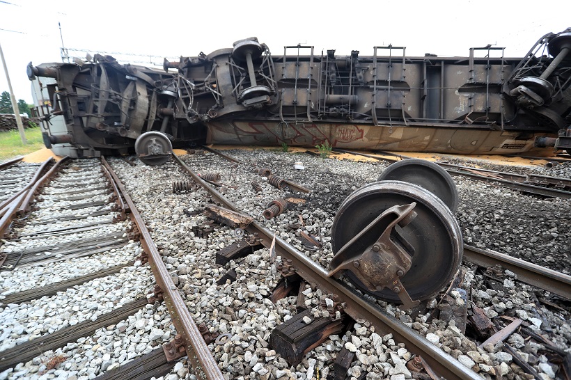 Dugo Selo: Prevrnuo se teretni vlak - obustavljen željeznički promet