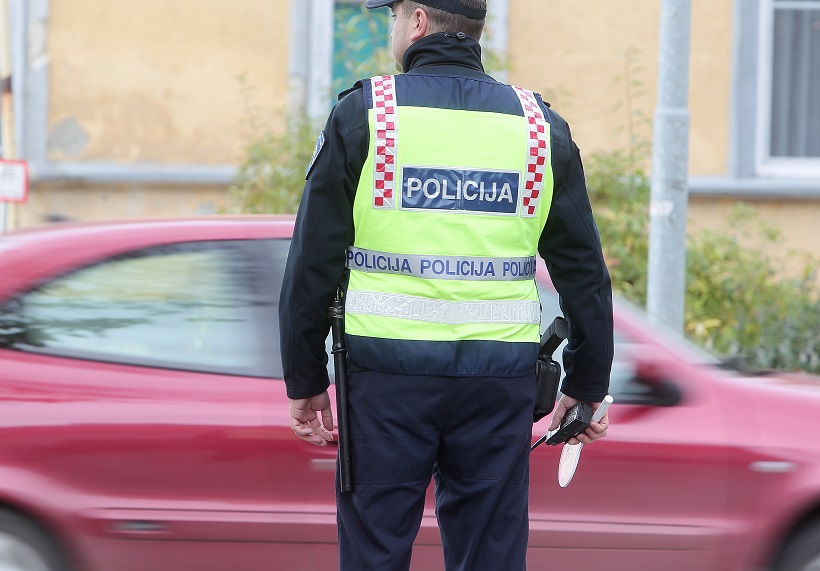 Policija dobila dojavu o pijanom vozaču na cesti, napuhao je 1,50 promila