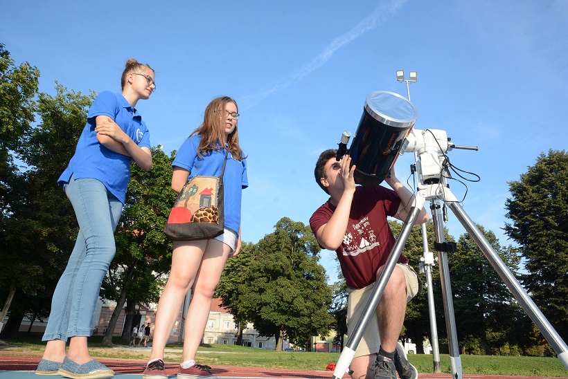 Koprivnica: U sklopu Ljeta na Zrinskom održana radionica rada s teleskopom i gledanje sunca