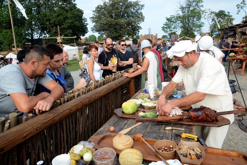 VIDEO Koprivnica: Na Renesansnom festivalu najveća je atrakcija kraljevska kuhinja