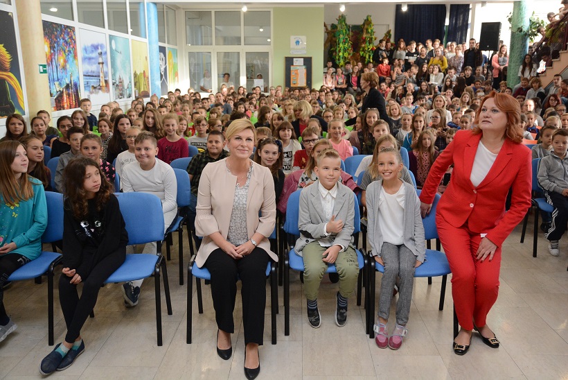 Virovitica: Predsjednica Kolinda Grabar-Kitarović osnovnoškolcima održala predavanje o novijoj hrvatskoj povijesti