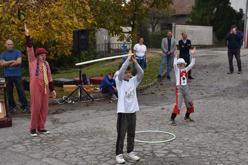 FOTO/VIDEO Žonglerska skupina “Kufer” u Križevcima