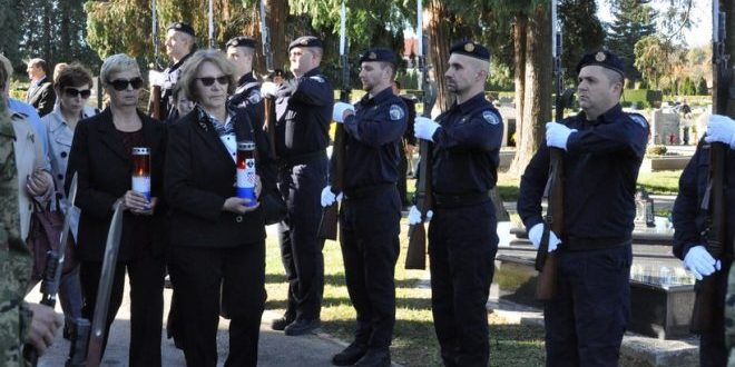 [FOTO] KOPRIVNICA Položili vijence u sjećanje na sve poginule hrvatske branitelje u Domovinskom ratu