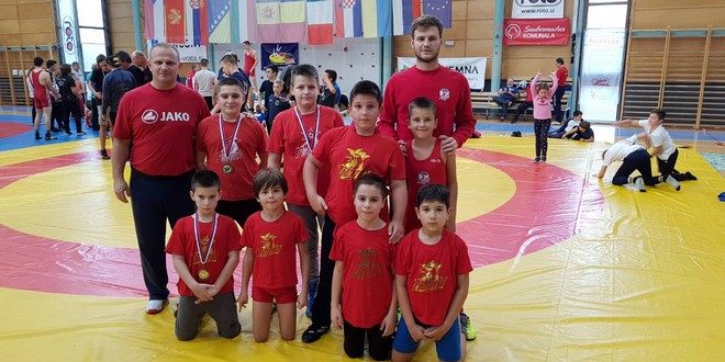 Hrvači Podravke osvojili tri bronce u Murskoj Soboti, te dva zlata i broncu u Slovačkoj
