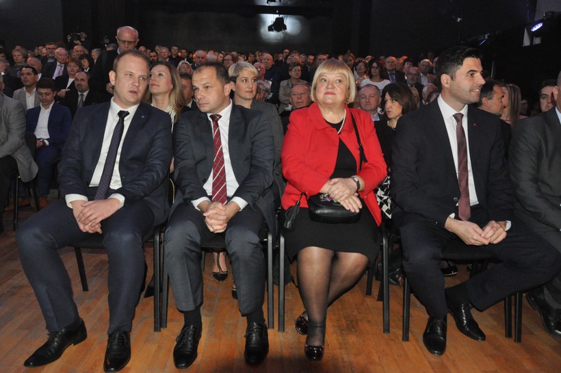 S lijeva: Mišel Jakšić, Siniša Hajdaš Dončić, Anka Mrak Taritaš, Davor Bernardić