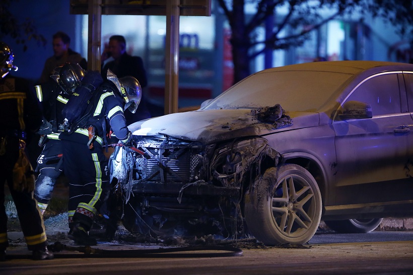 Zagreb: Na križanju Rugvičke i Prisavlja zapaljen Mercedes