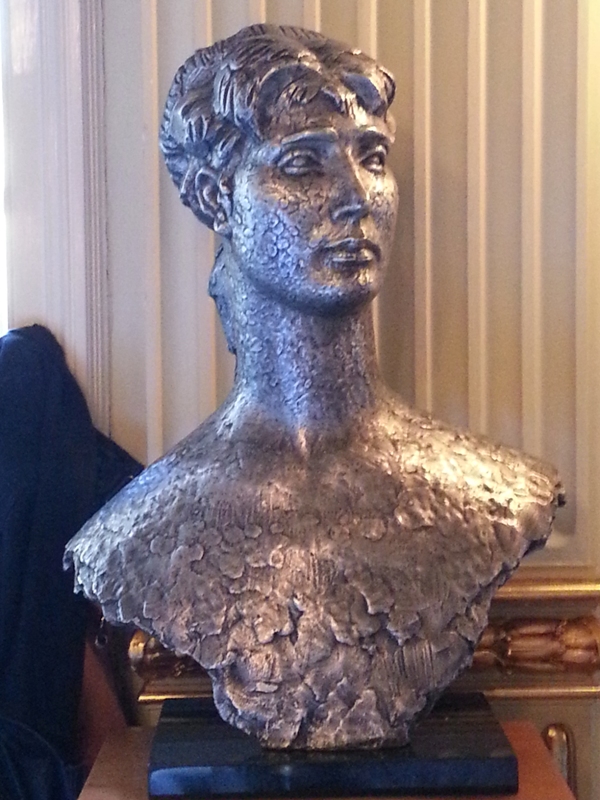 Poprsje Milke Trnine u Hrvatskom narodnom kazalištu u Zagrebu