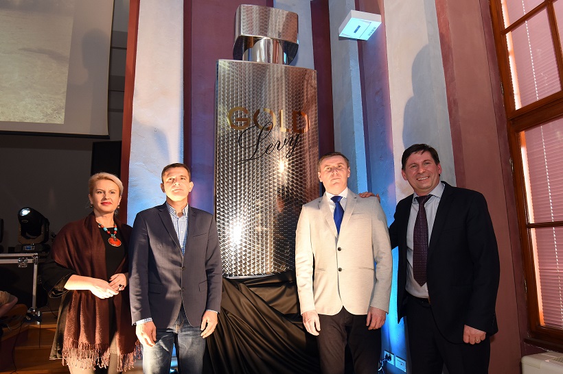 Čakovec: Predstavljen najveći parfem na svijetu od 650 litara