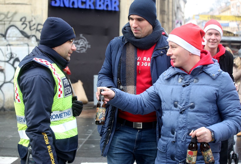Pivnica Medvedgrad građanima besplatno dijelila pivo